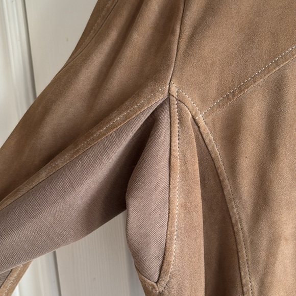 Lamarque luxurious soft suede, relaxed fit top. Size X. Light brown colour. - Picture 8 of 9